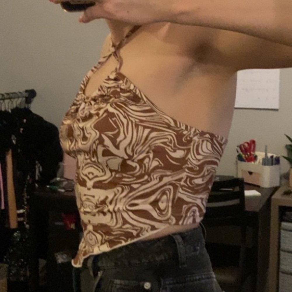 Patterned halter top - Picture 2 of 3
